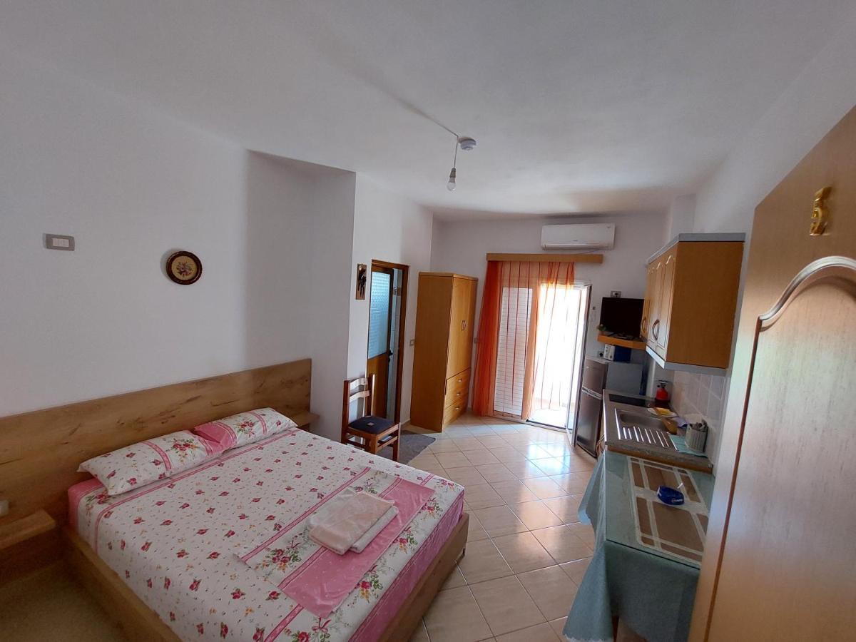 Villa Mihal Apartments 사밀 외부 사진