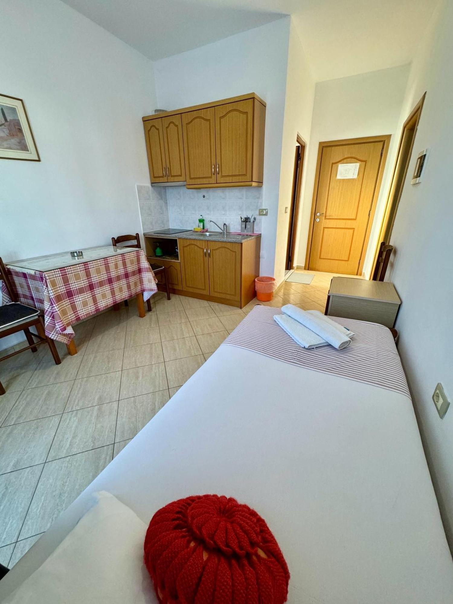 Villa Mihal Apartments 사밀 외부 사진