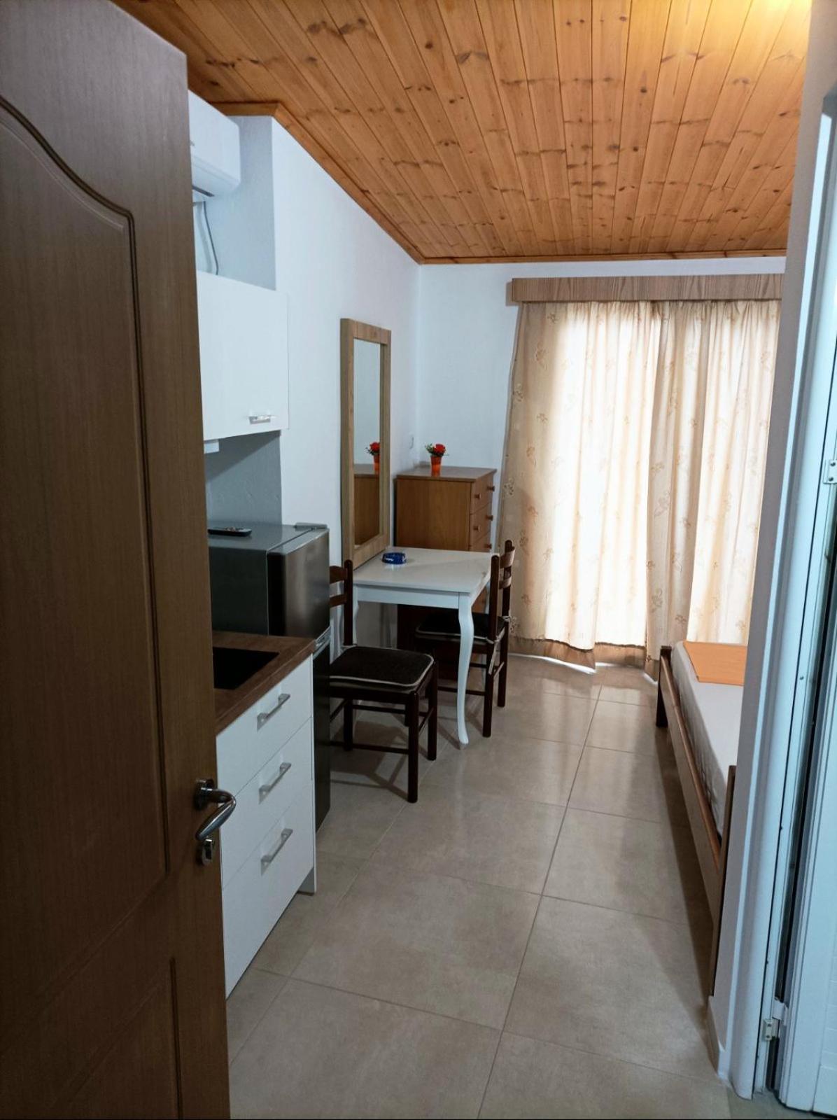 Villa Mihal Apartments 사밀 외부 사진